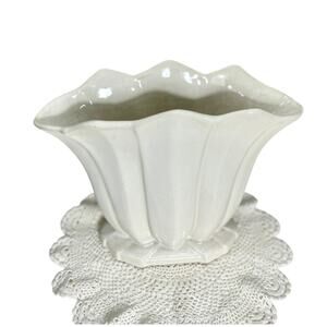 VTG McCoy White Ceramic Urn Vase Art Deco Empire Scalloped 8.5 Tall x 10.5 Wide